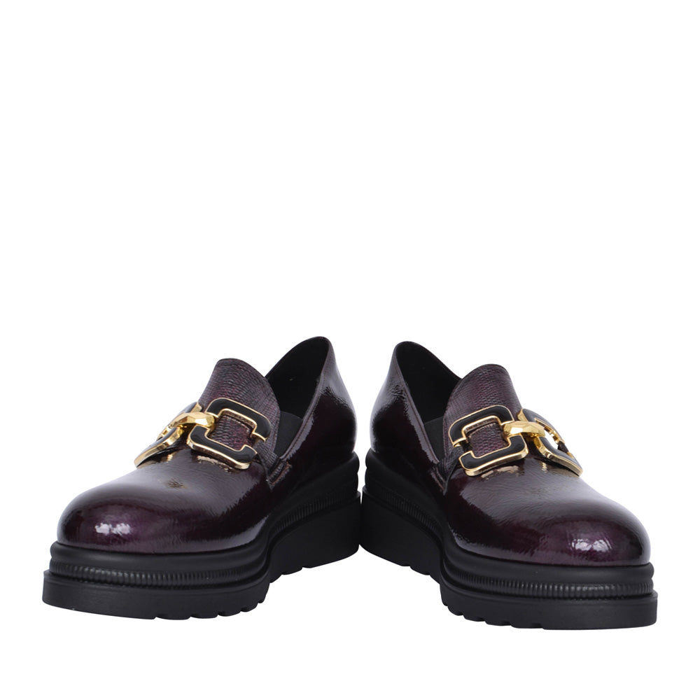 DONNA SERENA Slip on Shoe in burgundy