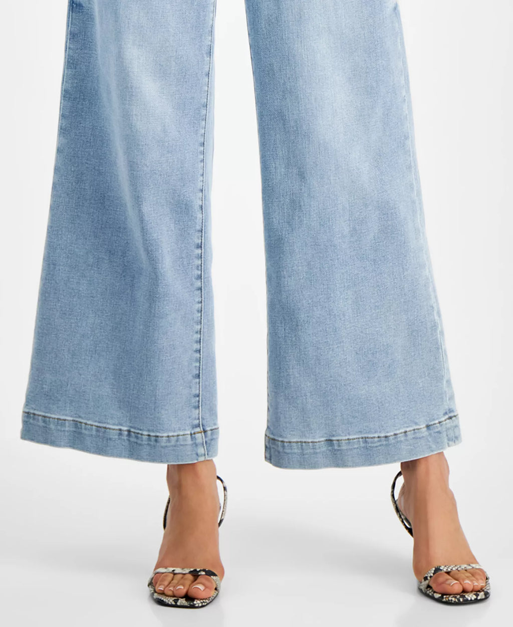 GUESS Zoya Wide Leg Crop Denim Jeans