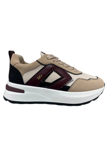 DONNA SERENA
 Lace up Walking Shoe