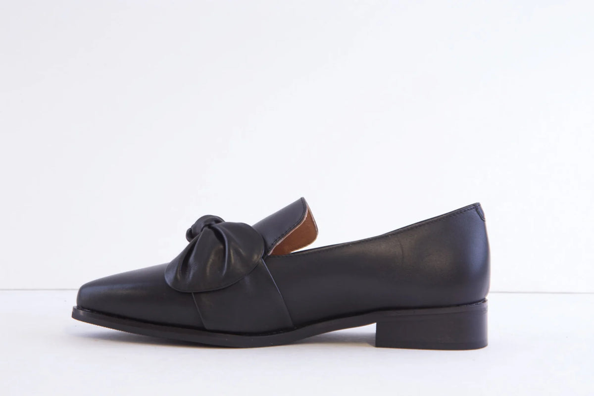 Loretta Vitale Black Leather Shoe