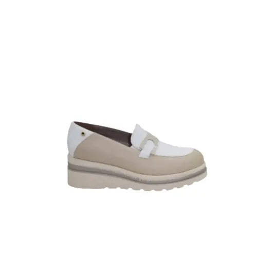 DONNA SERENA Beige Loafers
