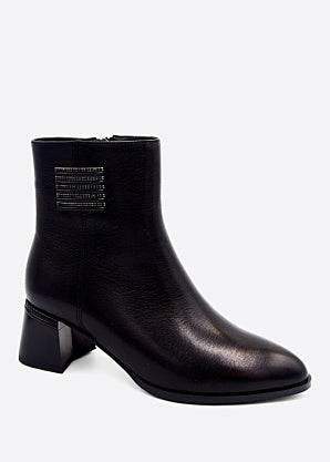 Loretta Vitale Black Leather Heeled Boot