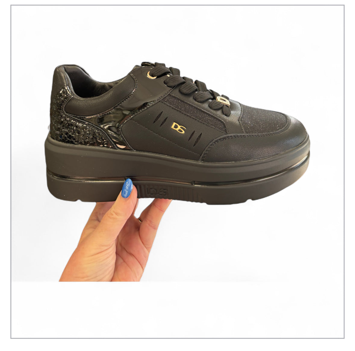 DONNA SERENA Lace up Walking Shoe Black
