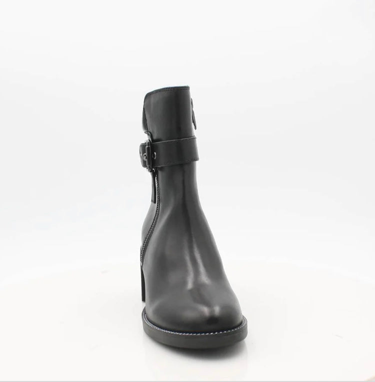 Regarde Le Ciel Elly-21 Black Leather Ankle Boot