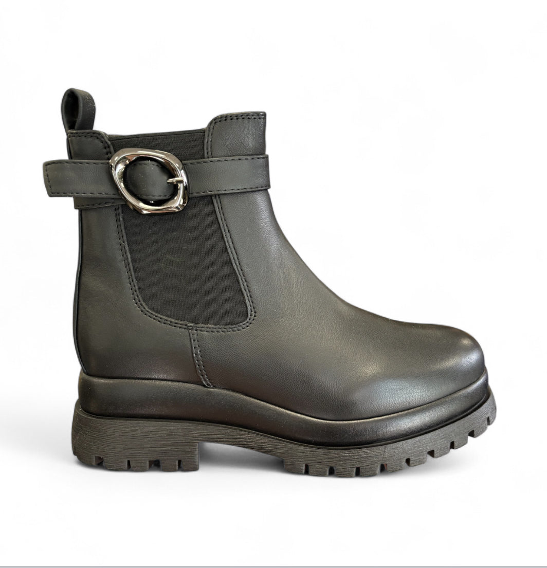 DONNA SERENA Black Ankle Boot