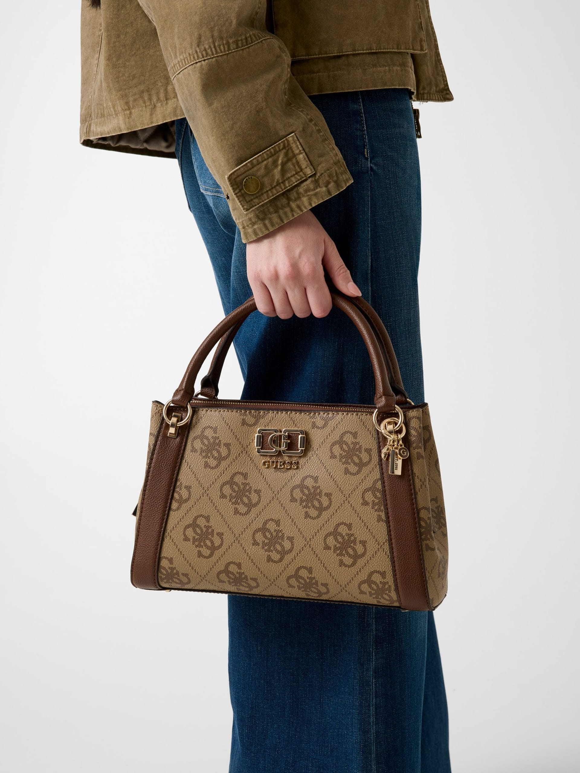 GUESS KARNILLA Logo Girlfriend Satchel