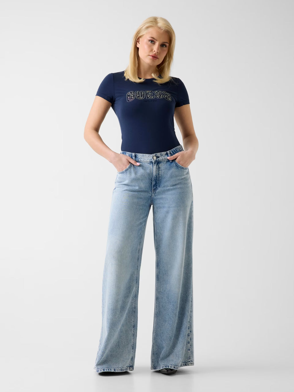 GUESS Slim Fit Tee Shirt in Navy