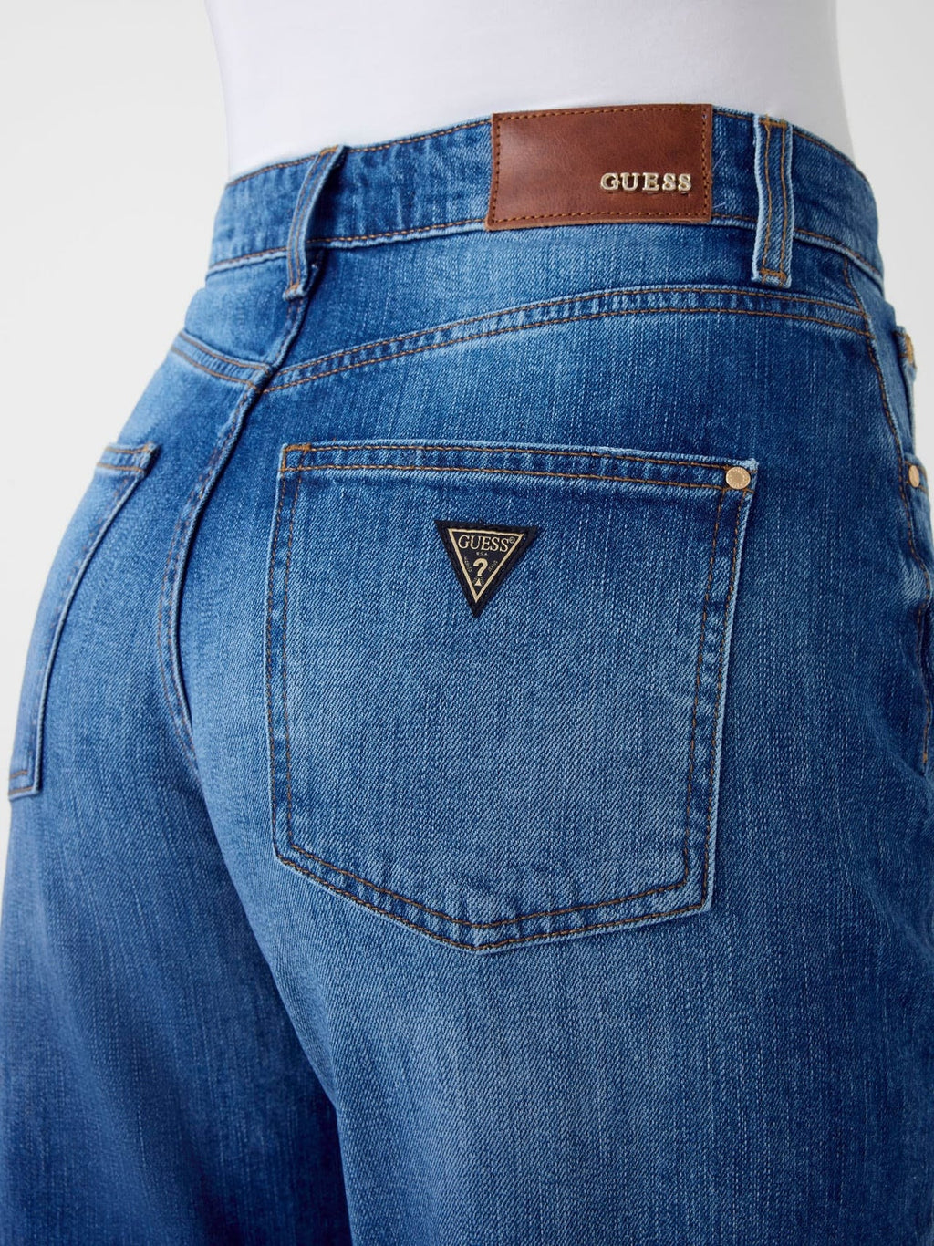 GUESS Mom Jeans