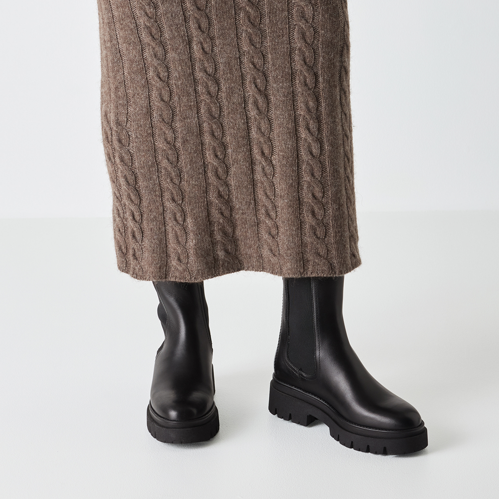Tamaris Black Chelsea Boots