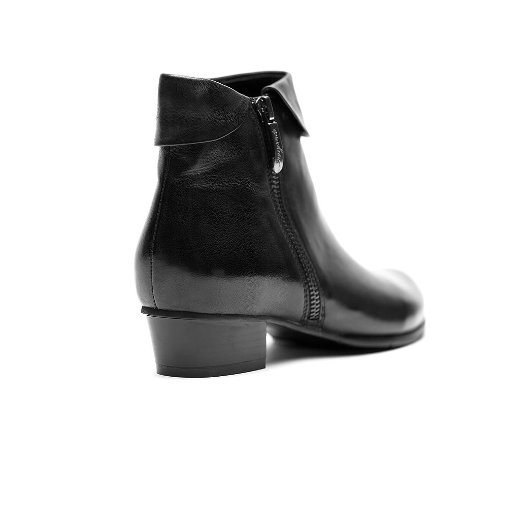 Regarde Le Ciel Stefany-03 Black Leather Ankle Boot