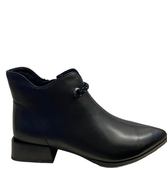 LORETTA VITALE Leather Detailed Ankle Boot