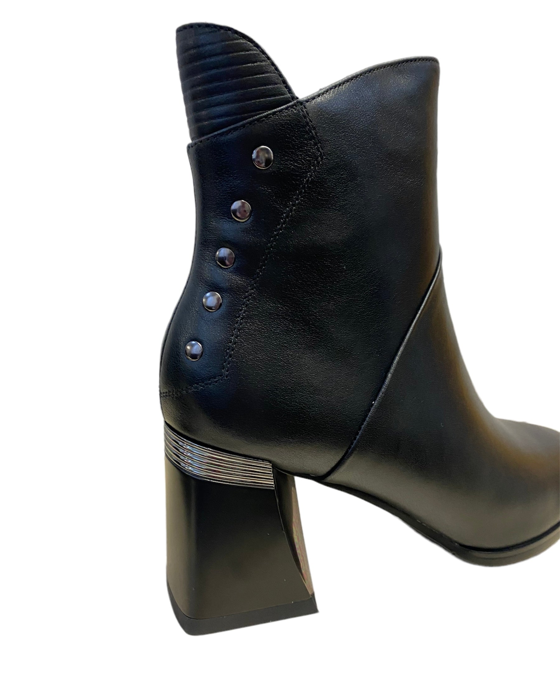 LORETTA VITALE Black Leather Heeled Boot