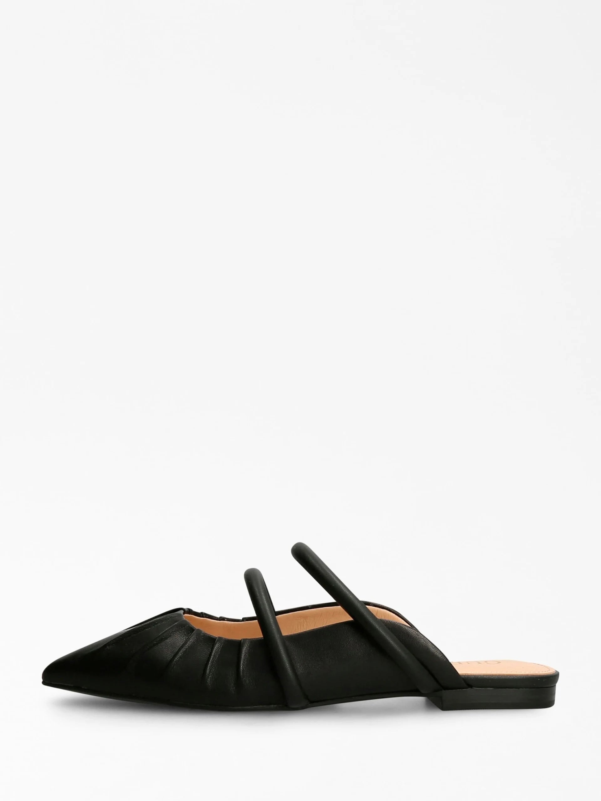 GUESS Vivianas Flat Shoe